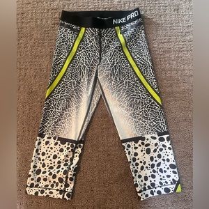 Nike Pro Capri Medium